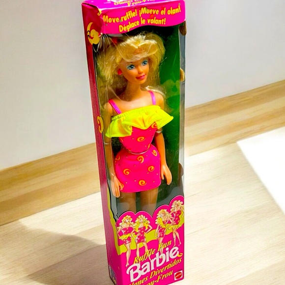 Vintage‎ 1994 Mattel Ruffle Fun Barbie (Brazil Edition) New in Box - Picture 1 of 9